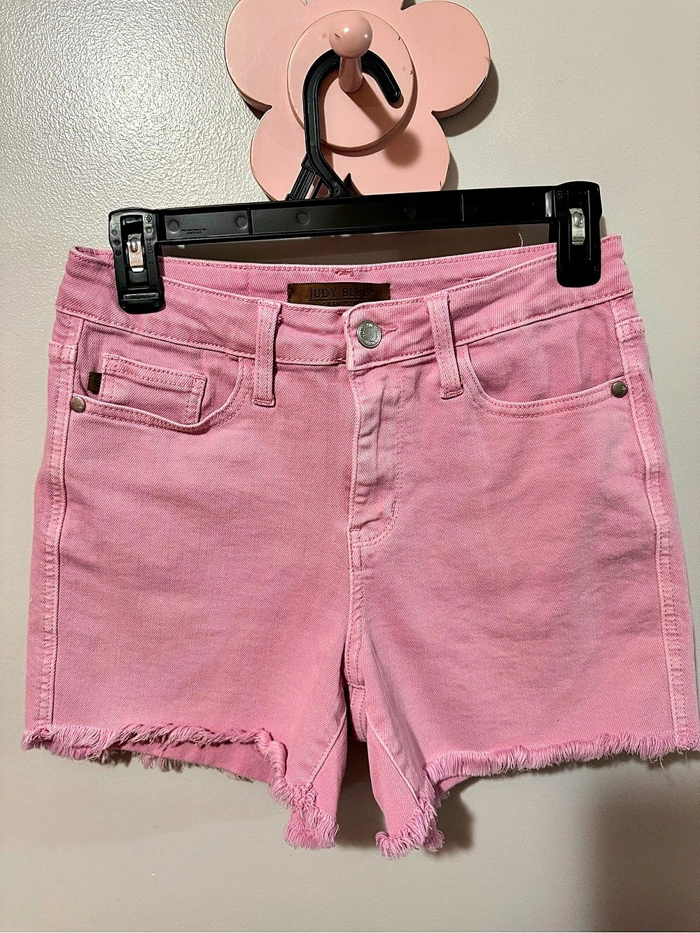 Judy Blue Frayed Hem Jean Shorts in Pink Like New